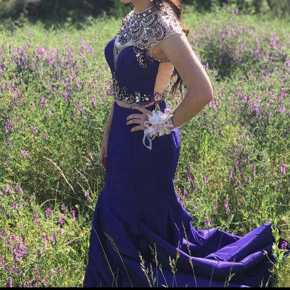 Prom dress (selling the purple one only) - Picture 1 of 5